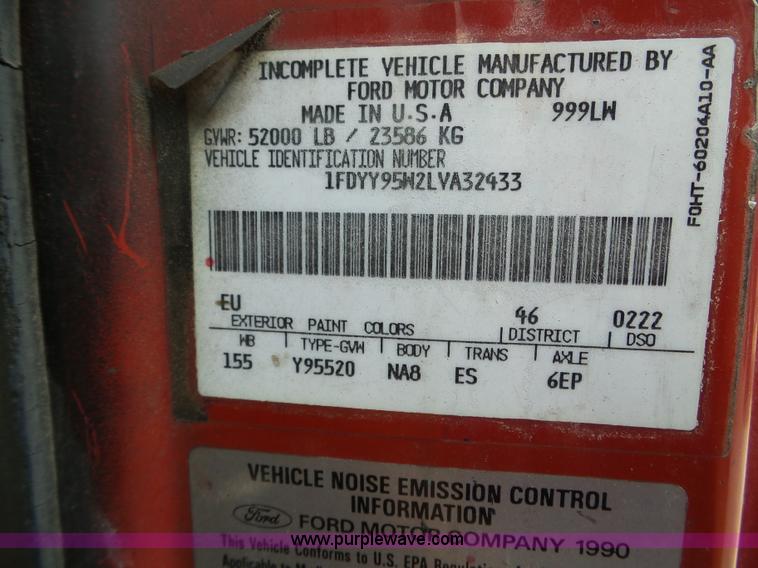 image for item L5017 1990 Ford F9000 truck cab and chassis