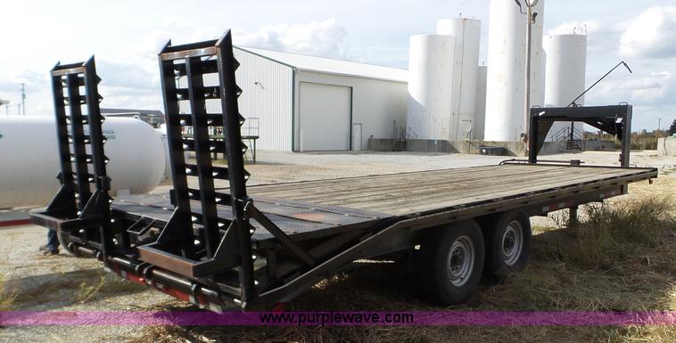 image for item L5018 1998 International G-24 equipment trailer