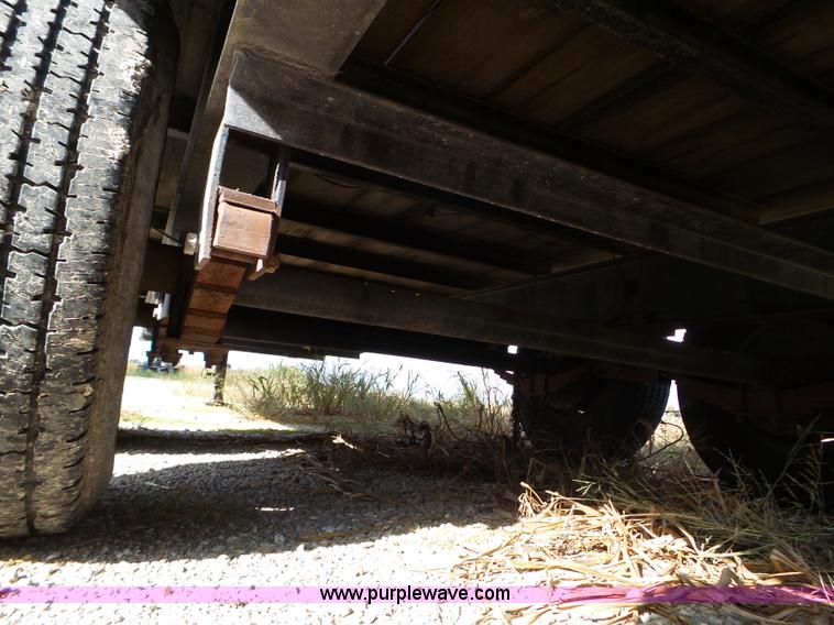 image for item L5018 1998 International G-24 equipment trailer