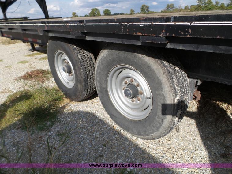 image for item L5018 1998 International G-24 equipment trailer