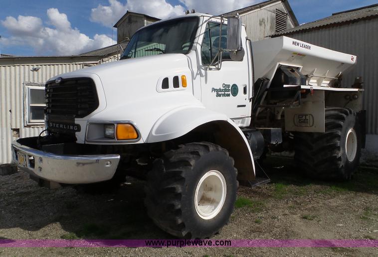 image for item L5019 2001 Sterling L8500 applicator truck