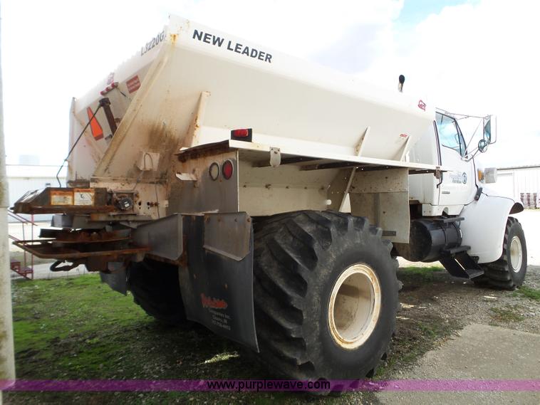 image for item L5019 2001 Sterling L8500 applicator truck