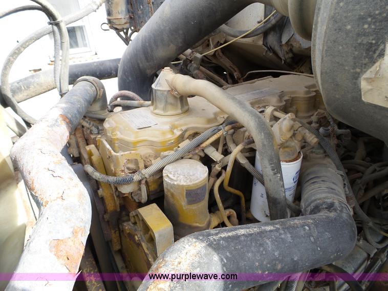 image for item L5019 2001 Sterling L8500 applicator truck