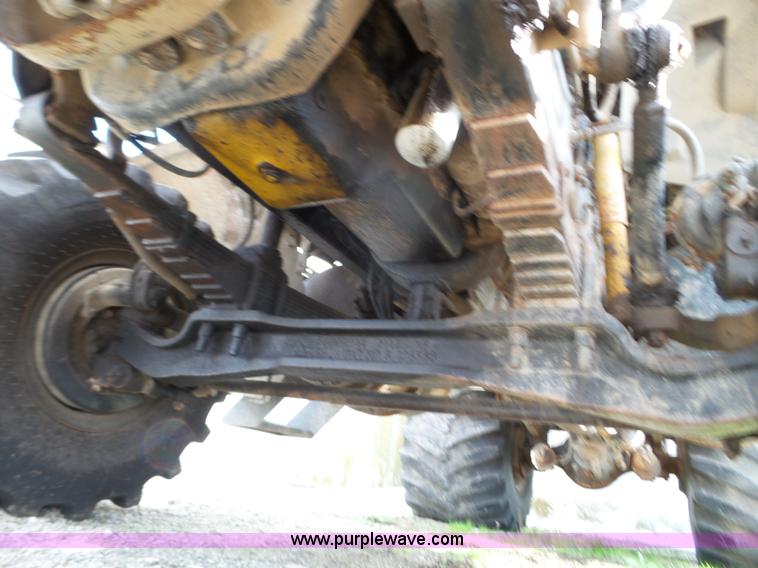 image for item L5019 2001 Sterling L8500 applicator truck