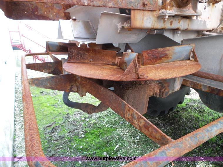 image for item L5019 2001 Sterling L8500 applicator truck