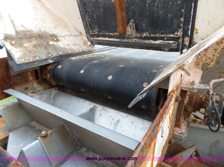 image for item L5019 2001 Sterling L8500 applicator truck