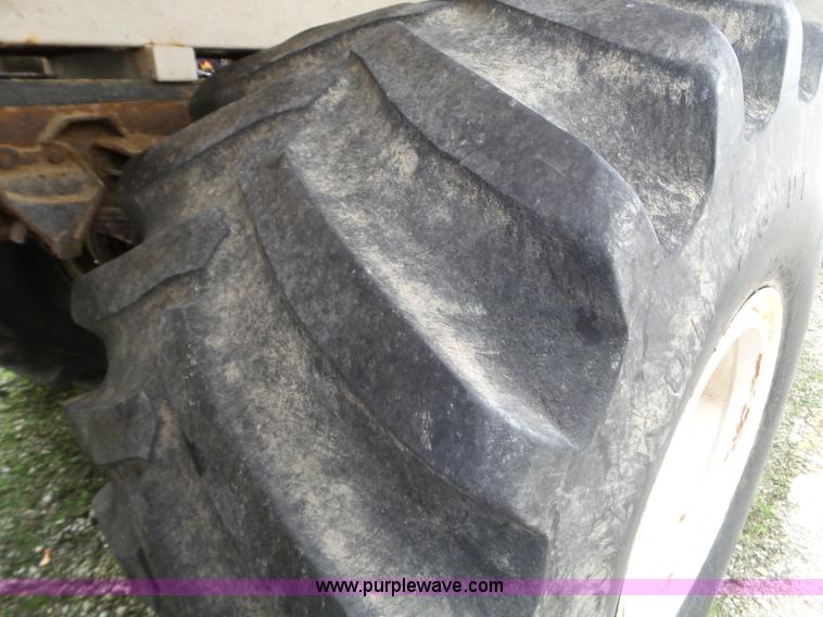 image for item L5019 2001 Sterling L8500 applicator truck