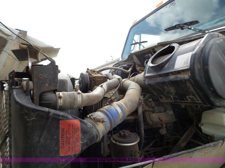 image for item L5021 1998 International 2554 applicator truck