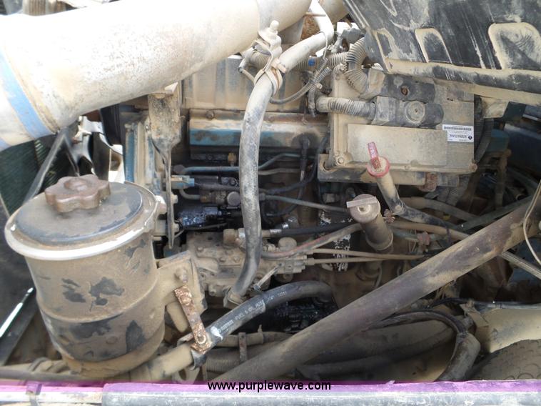 image for item L5021 1998 International 2554 applicator truck