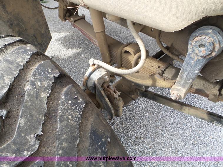 image for item L5021 1998 International 2554 applicator truck