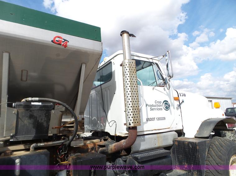 image for item L5021 1998 International 2554 applicator truck