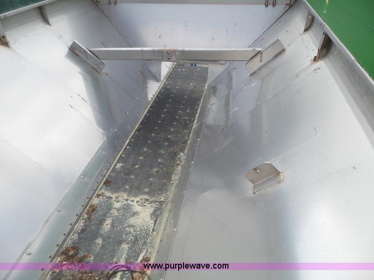 image for item L5021 1998 International 2554 applicator truck