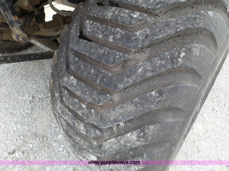 image for item L5021 1998 International 2554 applicator truck