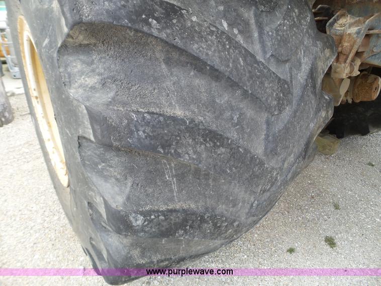 image for item L5021 1998 International 2554 applicator truck