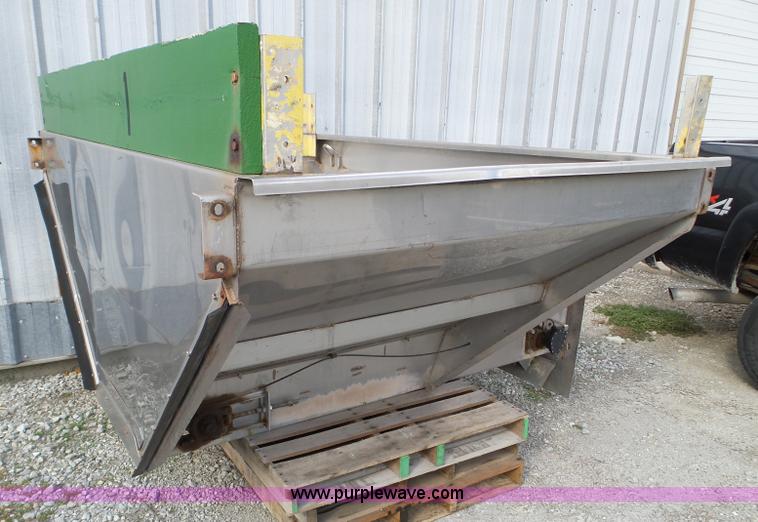 image for item L5021 1998 International 2554 applicator truck