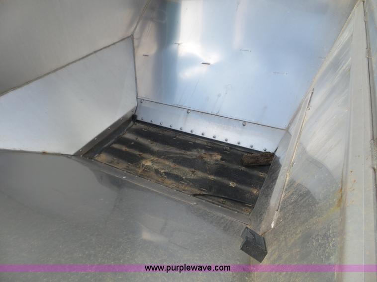 image for item L5021 1998 International 2554 applicator truck