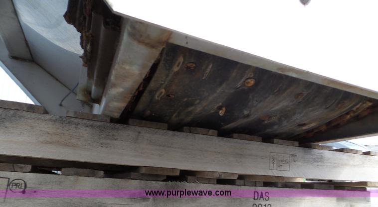 image for item L5021 1998 International 2554 applicator truck