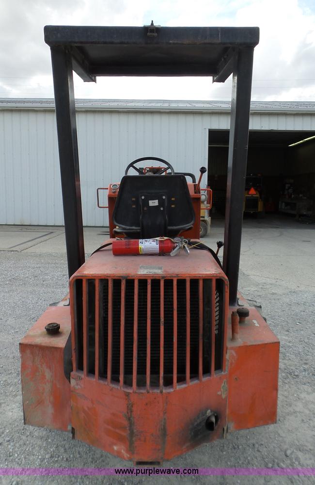 image for item L5022 1979 Willmar Wrangler wheel loader
