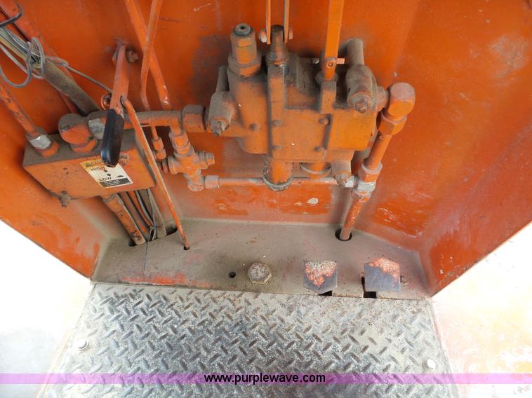 image for item L5022 1979 Willmar Wrangler wheel loader