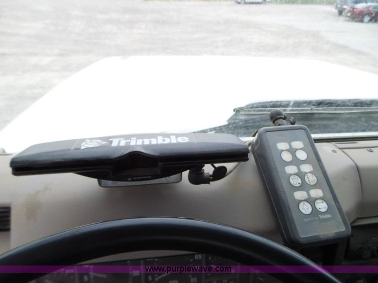 image for item L5023 1996 International 2554 Silver Wheels self-propelled sprayer