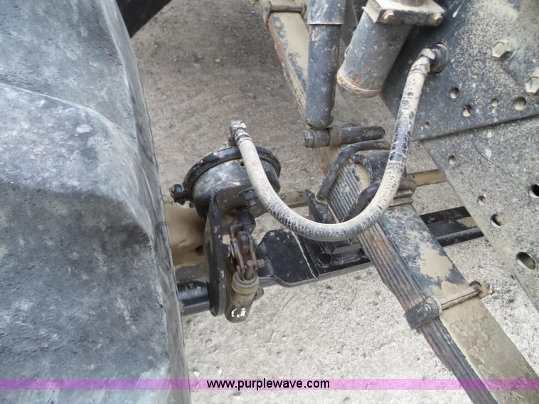 image for item L5023 1996 International 2554 Silver Wheels self-propelled sprayer