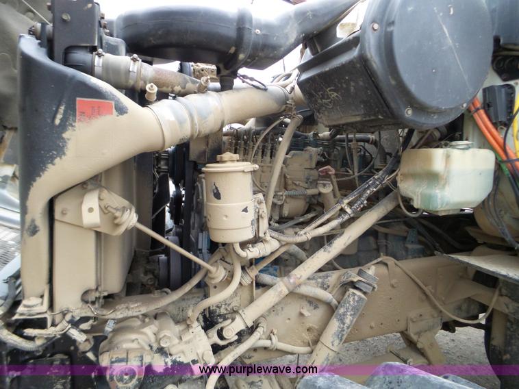 image for item L5023 1996 International 2554 Silver Wheels self-propelled sprayer