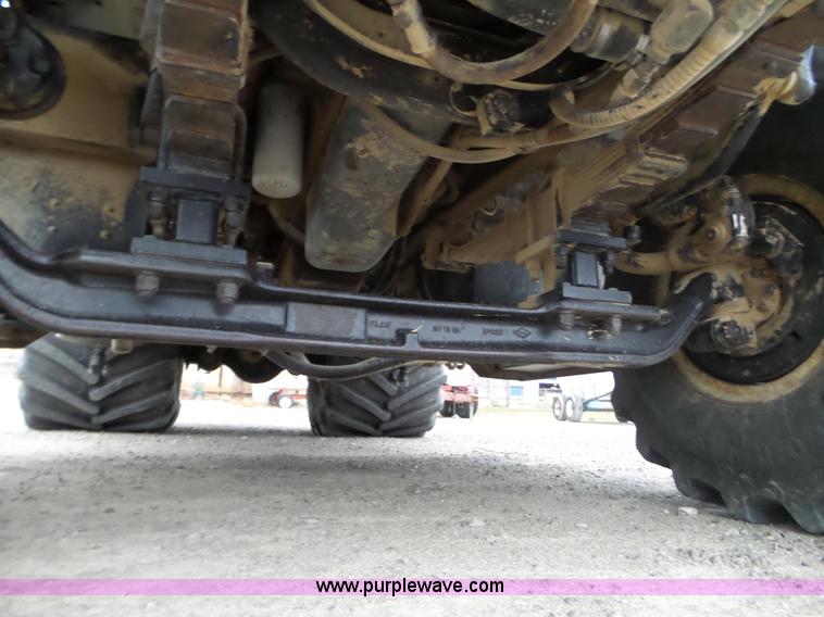 image for item L5023 1996 International 2554 Silver Wheels self-propelled sprayer