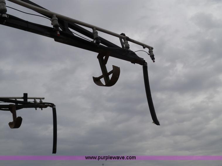 image for item L5023 1996 International 2554 Silver Wheels self-propelled sprayer