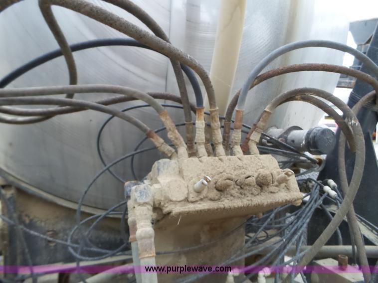 image for item L5023 1996 International 2554 Silver Wheels self-propelled sprayer