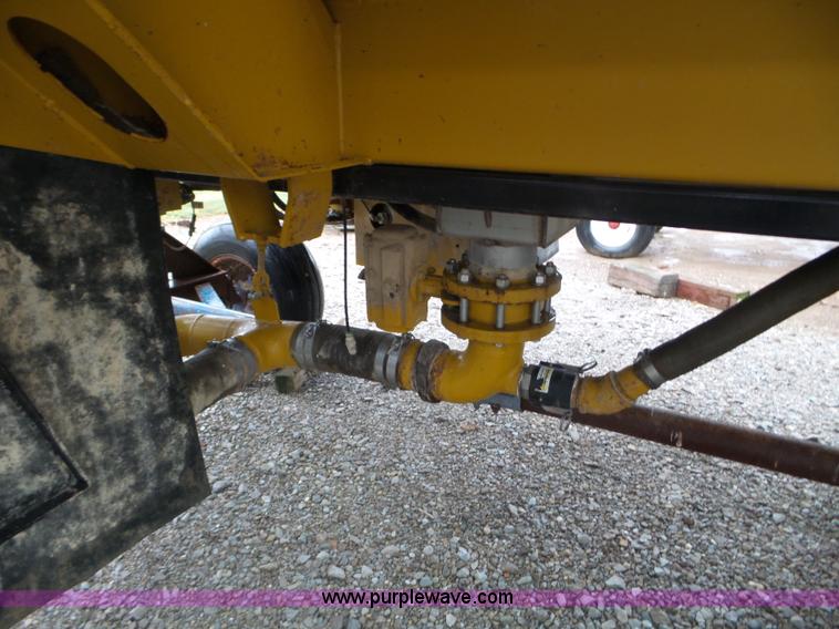 image for item L5026 2007 Ag-Chem TerraGator liquid applicator system