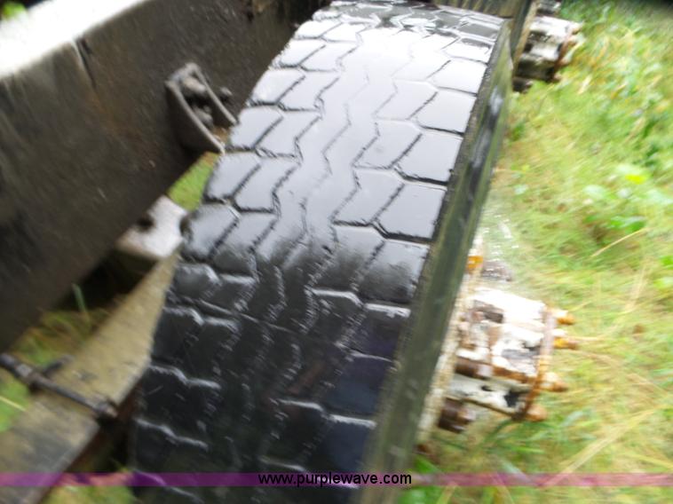 image for item L5028 1985 International 9300 semi truck