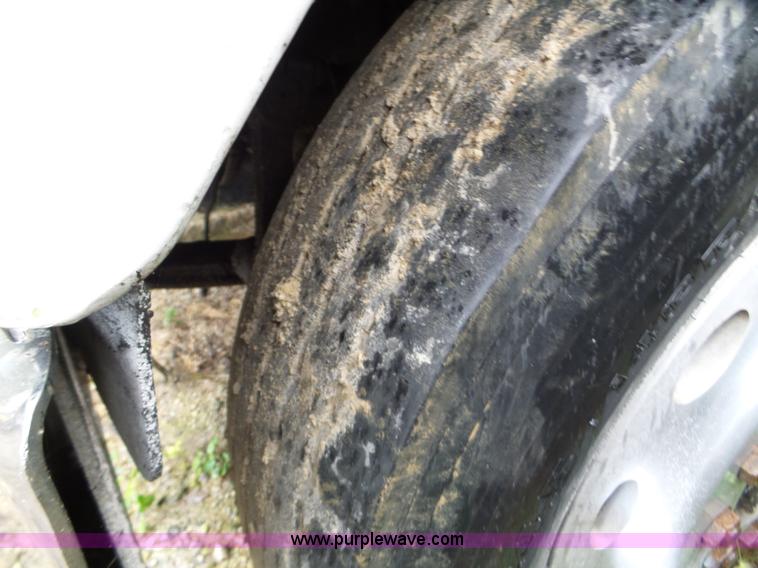 image for item L5028 1985 International 9300 semi truck