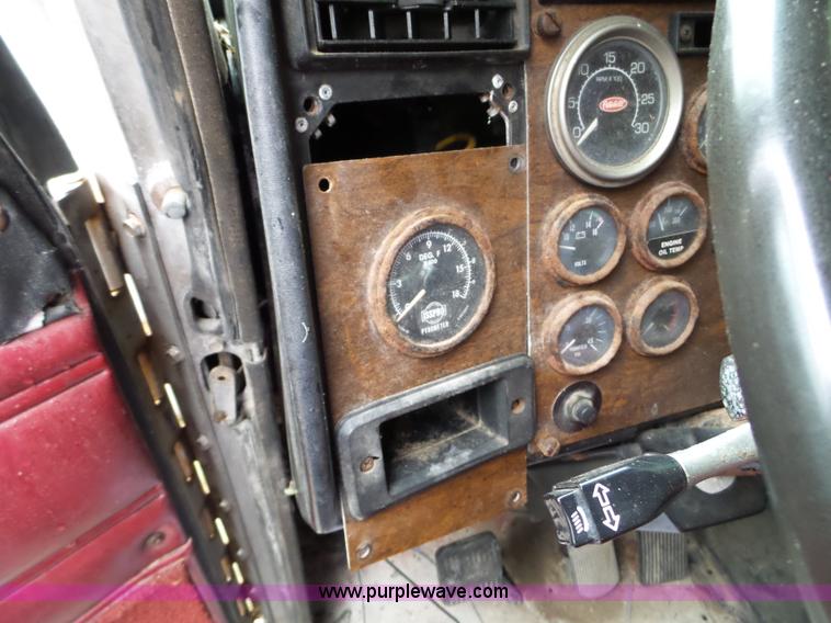 image for item L5029 1988 Peterbilt 378 flatbed truck