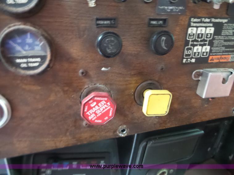 image for item L5029 1988 Peterbilt 378 flatbed truck