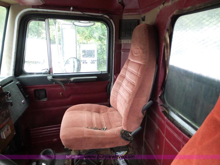 image for item L5029 1988 Peterbilt 378 flatbed truck