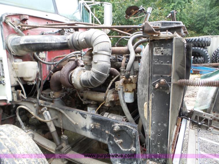 image for item L5029 1988 Peterbilt 378 flatbed truck