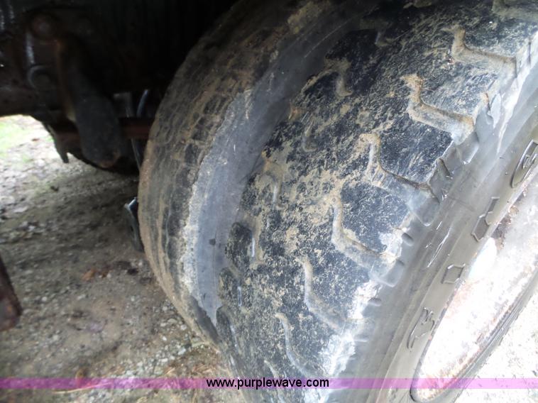 image for item L5029 1988 Peterbilt 378 flatbed truck