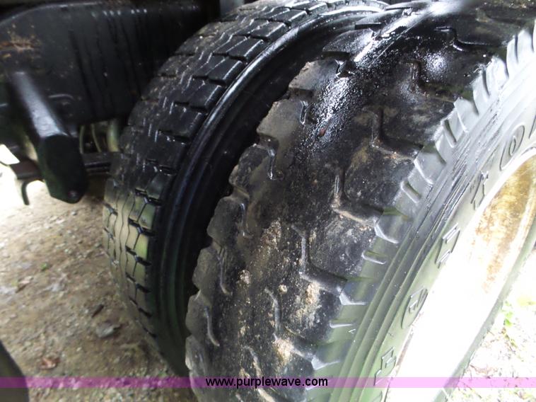 image for item L5029 1988 Peterbilt 378 flatbed truck