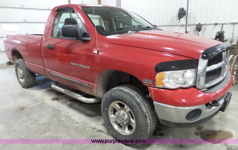 image for item L5030 2005 Dodge Ram 2500 pickup truck