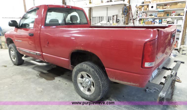 image for item L5030 2005 Dodge Ram 2500 pickup truck
