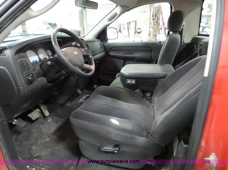 image for item L5030 2005 Dodge Ram 2500 pickup truck