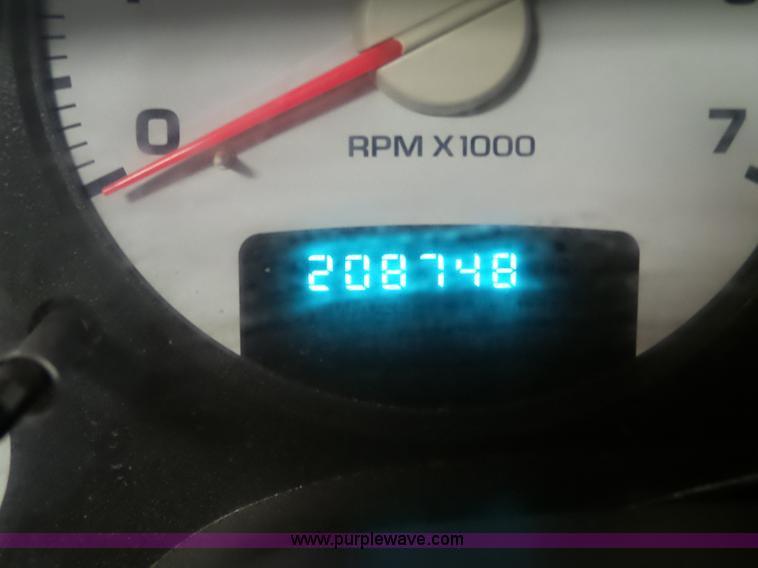 image for item L5030 2005 Dodge Ram 2500 pickup truck