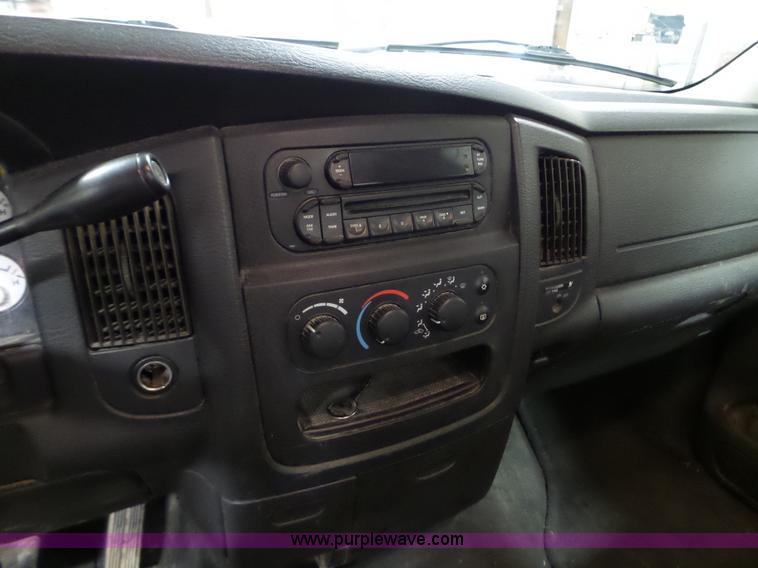 image for item L5030 2005 Dodge Ram 2500 pickup truck