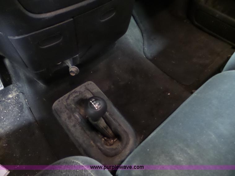 image for item L5030 2005 Dodge Ram 2500 pickup truck