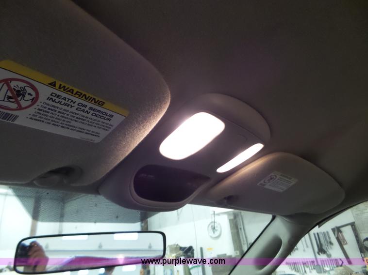 image for item L5030 2005 Dodge Ram 2500 pickup truck