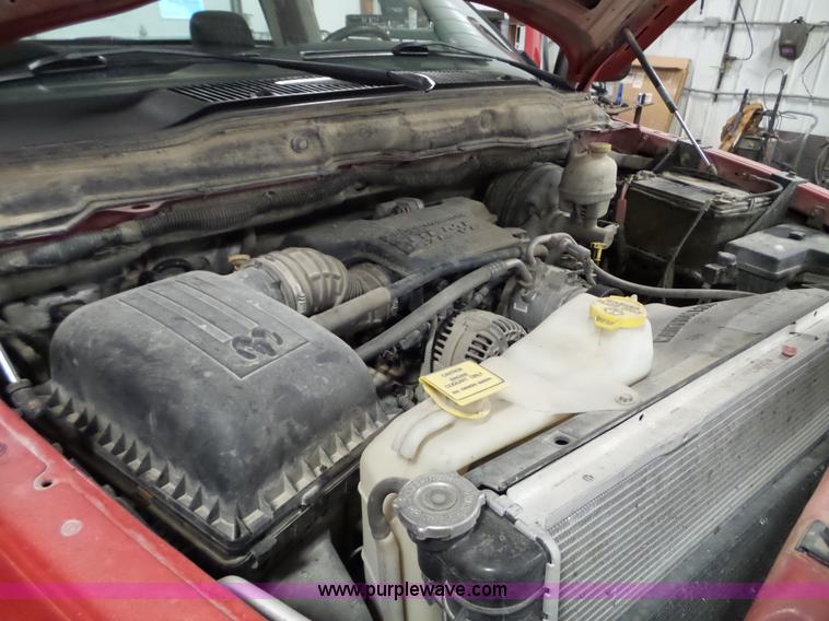 image for item L5030 2005 Dodge Ram 2500 pickup truck