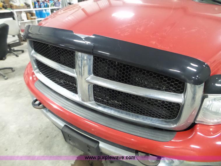 image for item L5030 2005 Dodge Ram 2500 pickup truck