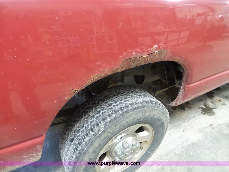 image for item L5030 2005 Dodge Ram 2500 pickup truck