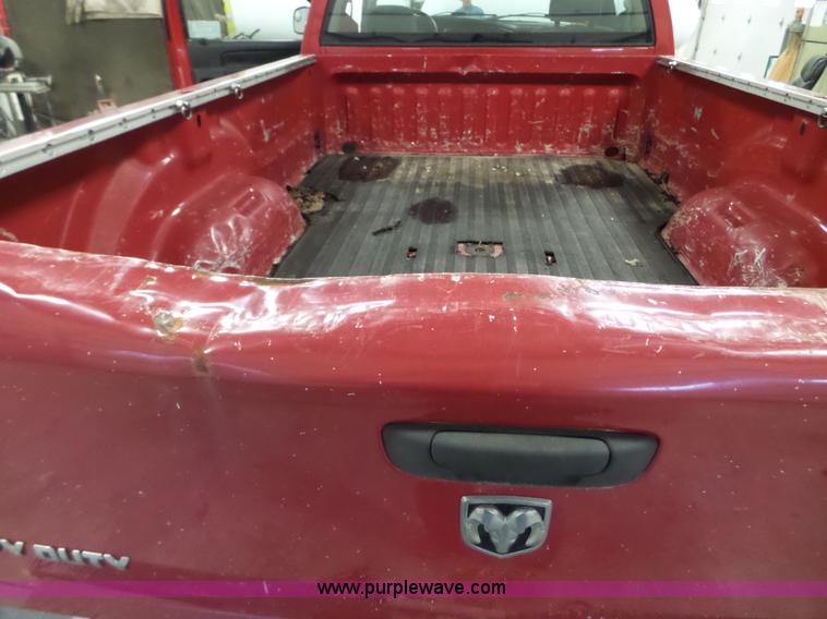 image for item L5030 2005 Dodge Ram 2500 pickup truck