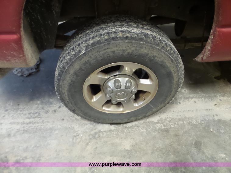 image for item L5030 2005 Dodge Ram 2500 pickup truck